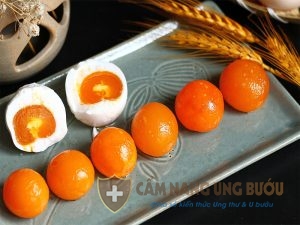 Trứng muối ăn chay được không